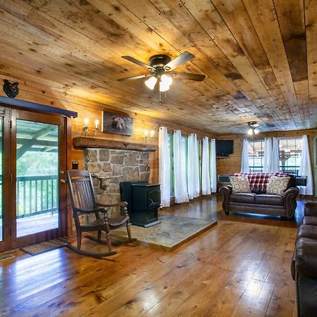 Forest Home Hot Tub Fire Pit Pool Table Pigeon Forge Exteriör bild