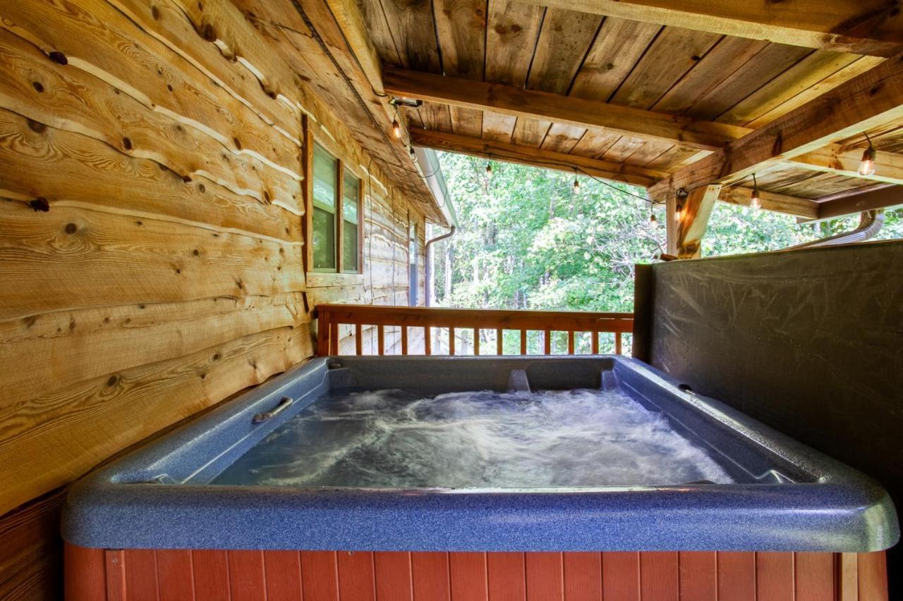 Forest Home Hot Tub Fire Pit Pool Table Pigeon Forge Exteriör bild