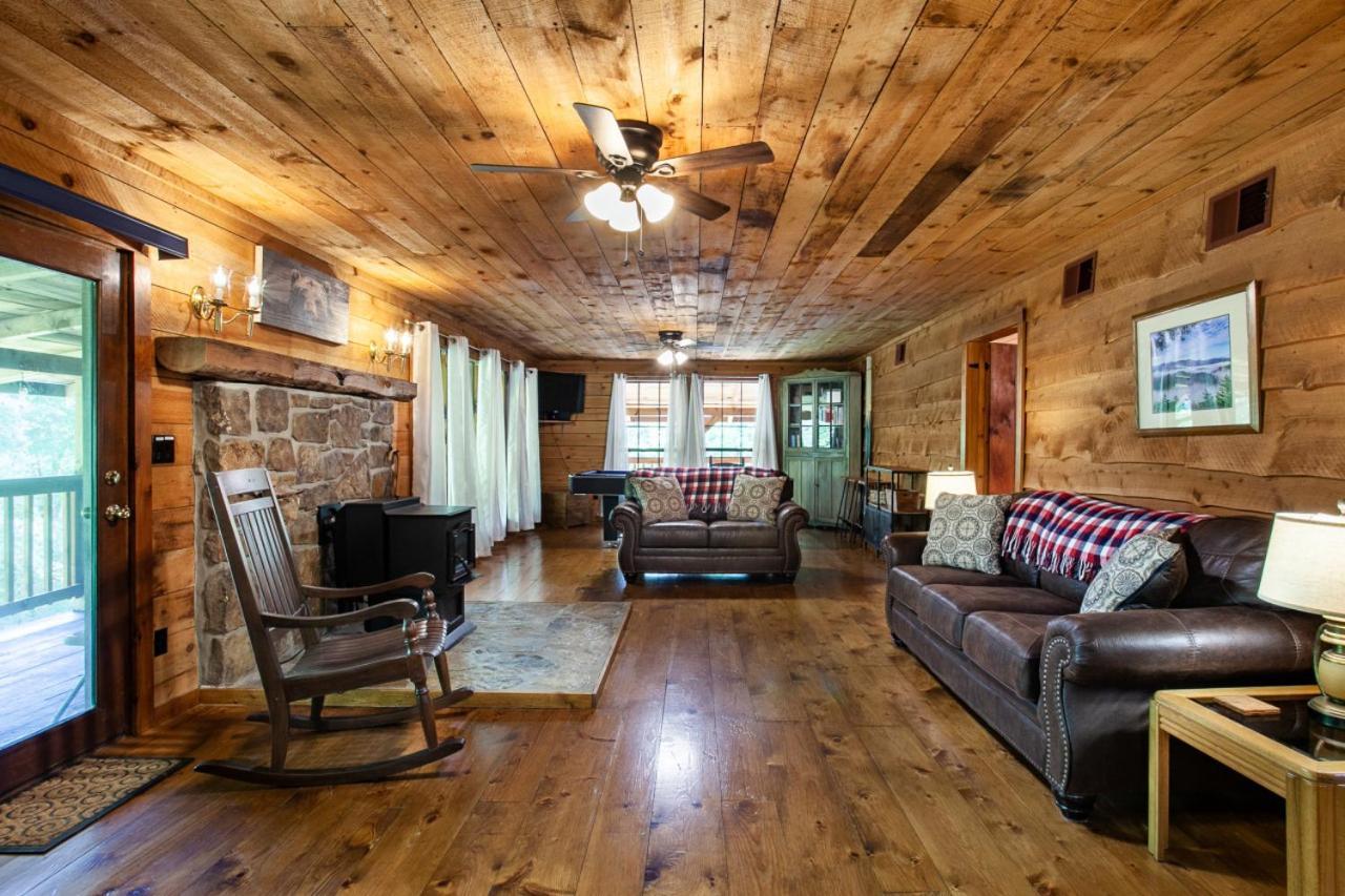 Forest Home Hot Tub Fire Pit Pool Table Pigeon Forge Exteriör bild