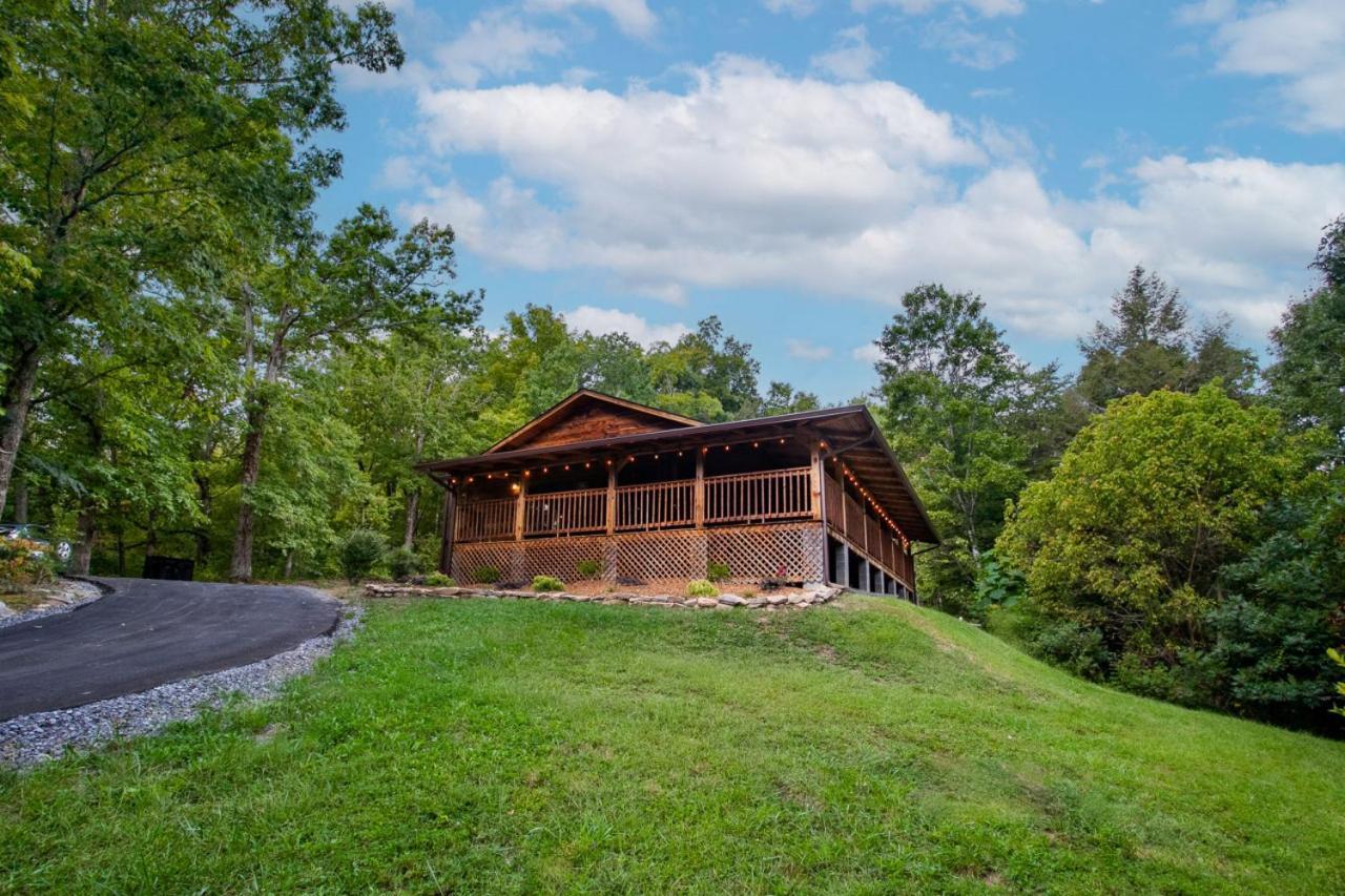 Forest Home Hot Tub Fire Pit Pool Table Pigeon Forge Exteriör bild