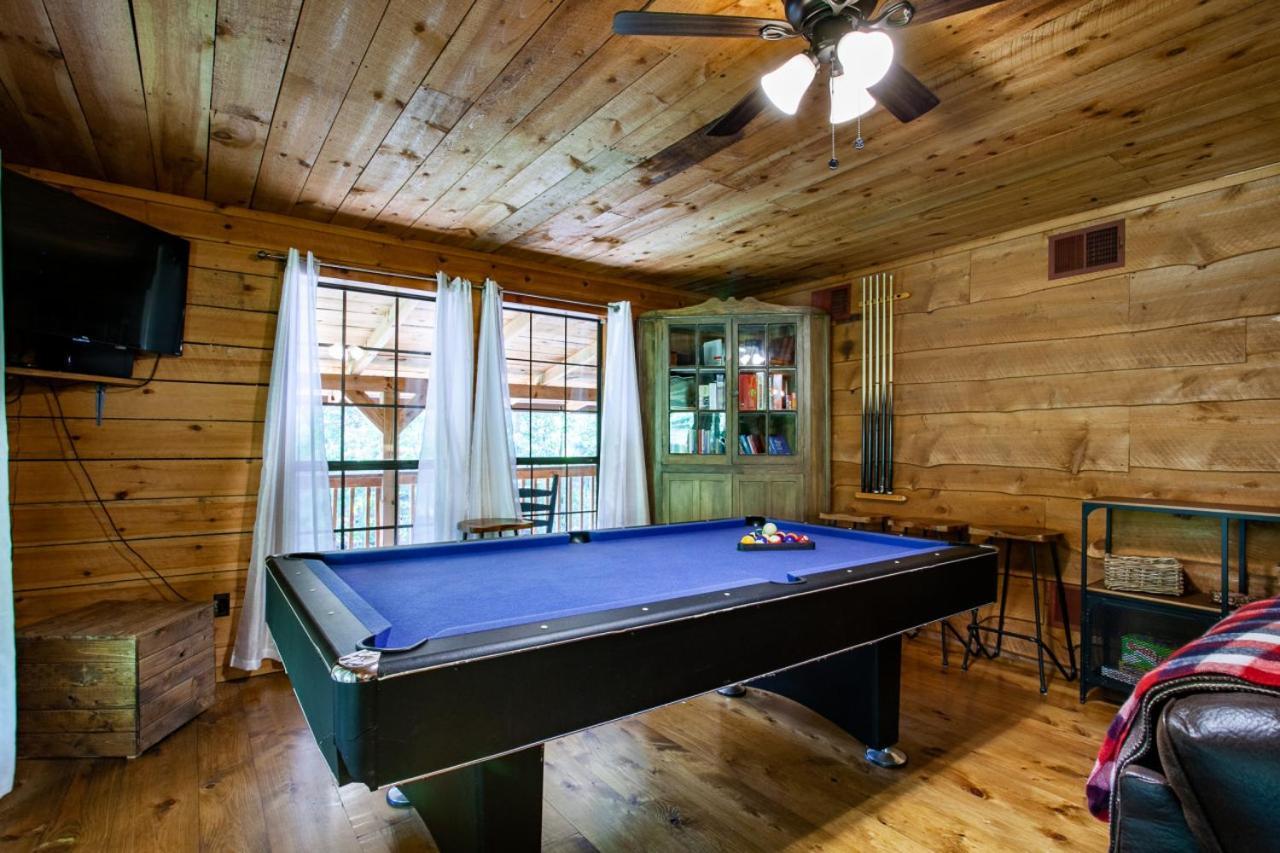 Forest Home Hot Tub Fire Pit Pool Table Pigeon Forge Exteriör bild