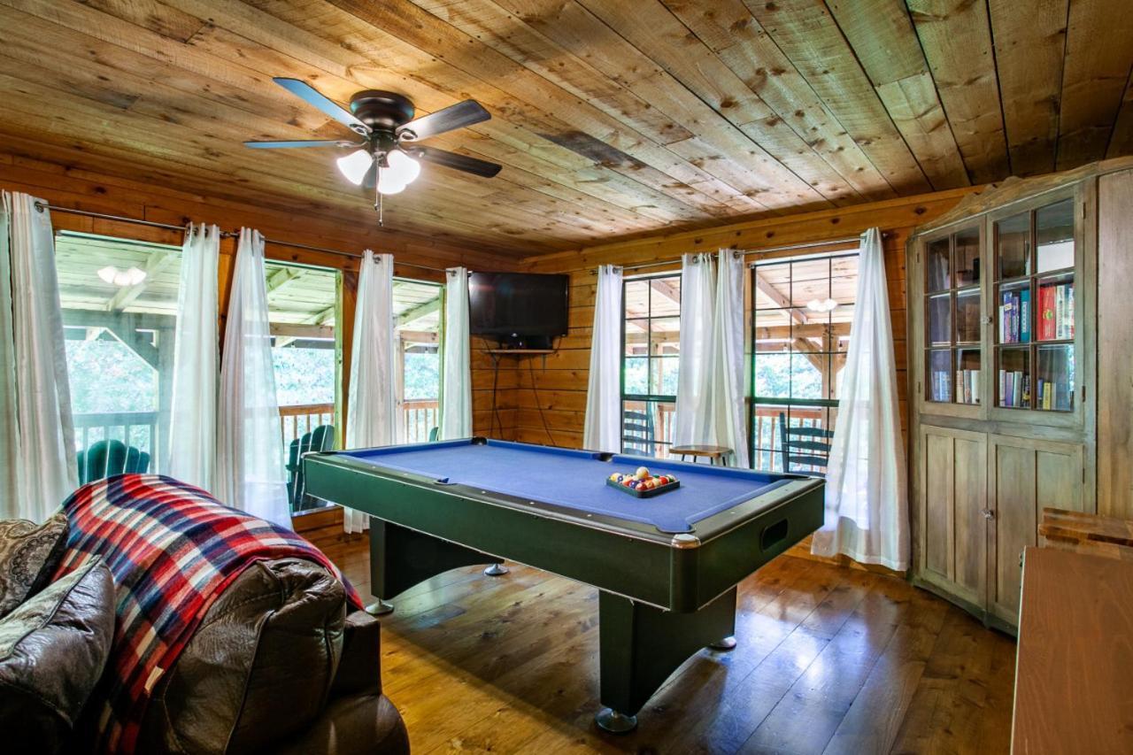 Forest Home Hot Tub Fire Pit Pool Table Pigeon Forge Exteriör bild