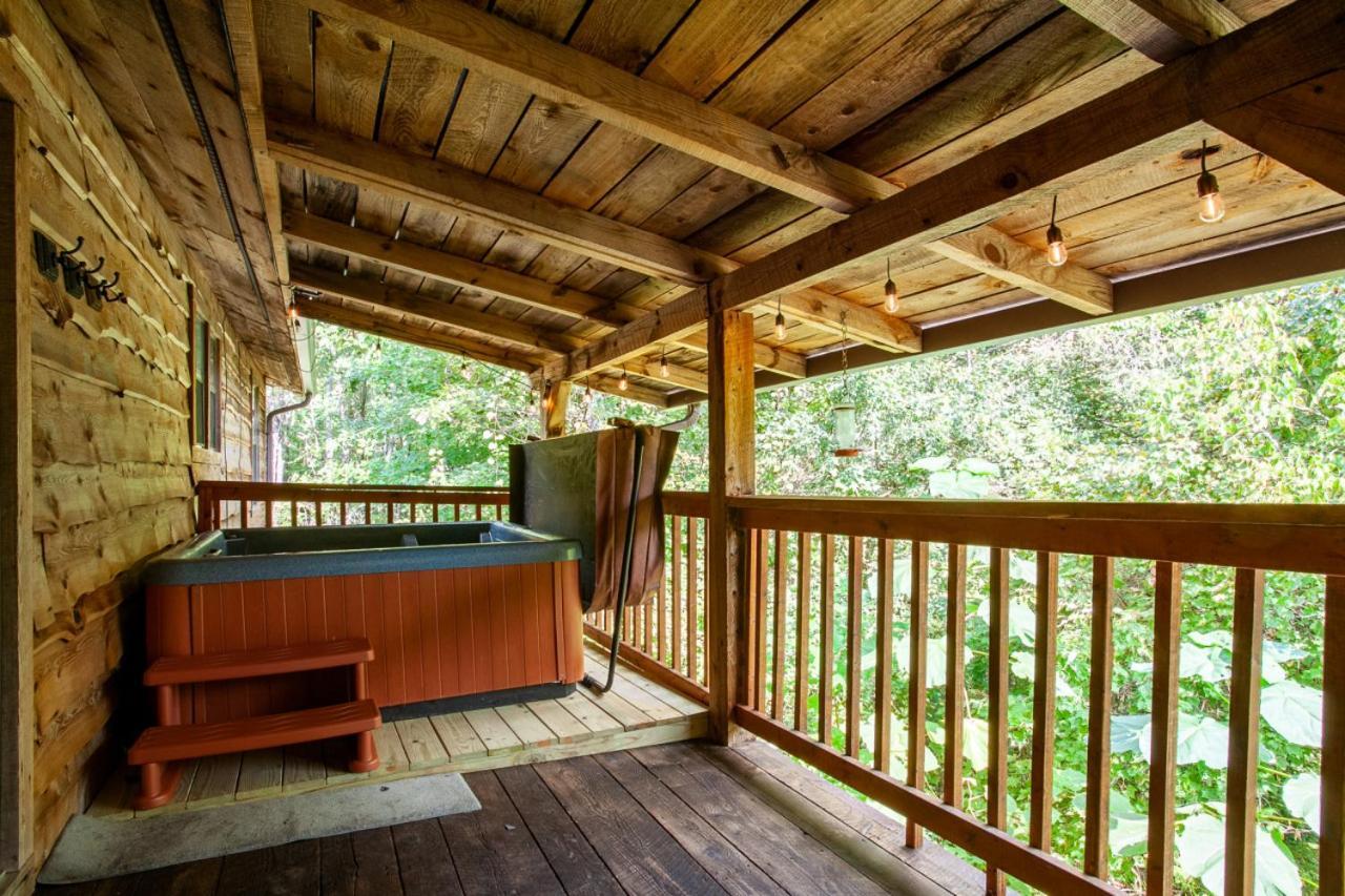 Forest Home Hot Tub Fire Pit Pool Table Pigeon Forge Exteriör bild