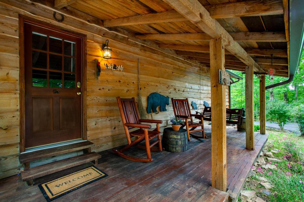 Forest Home Hot Tub Fire Pit Pool Table Pigeon Forge Exteriör bild