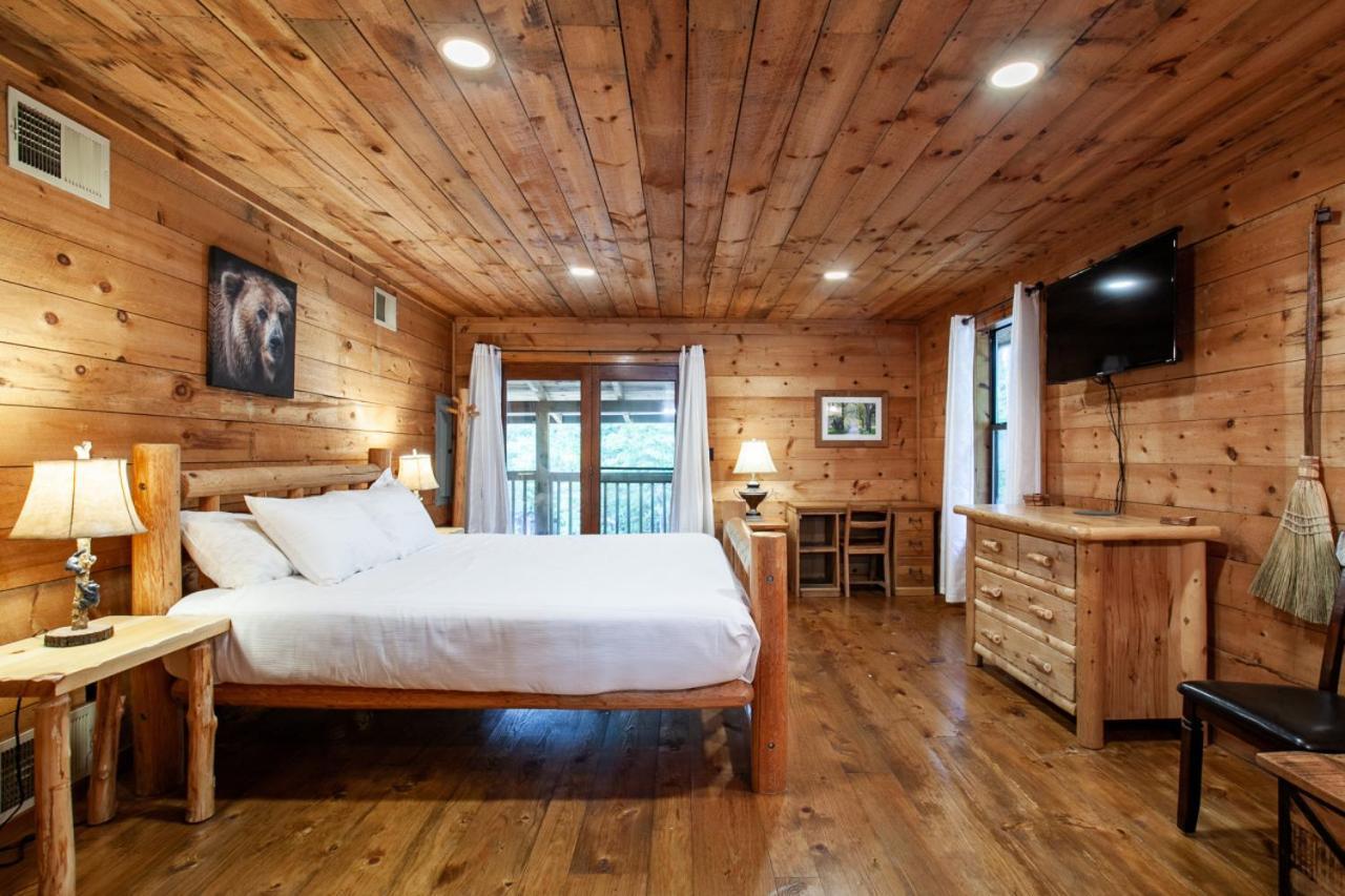 Forest Home Hot Tub Fire Pit Pool Table Pigeon Forge Exteriör bild